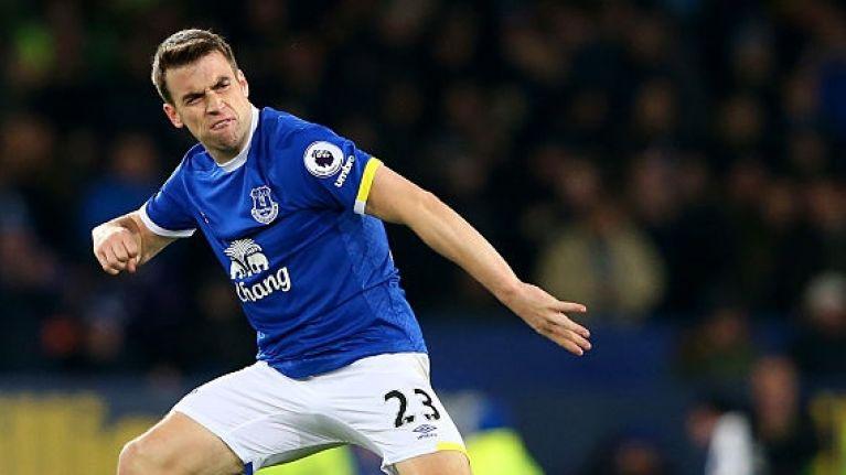 Hậu vệ cánh phải Seamus Coleman