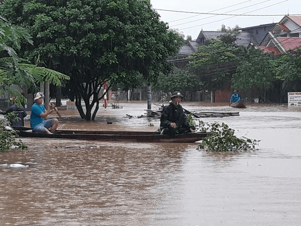 Chiêm bao nước ngập đánh con gì